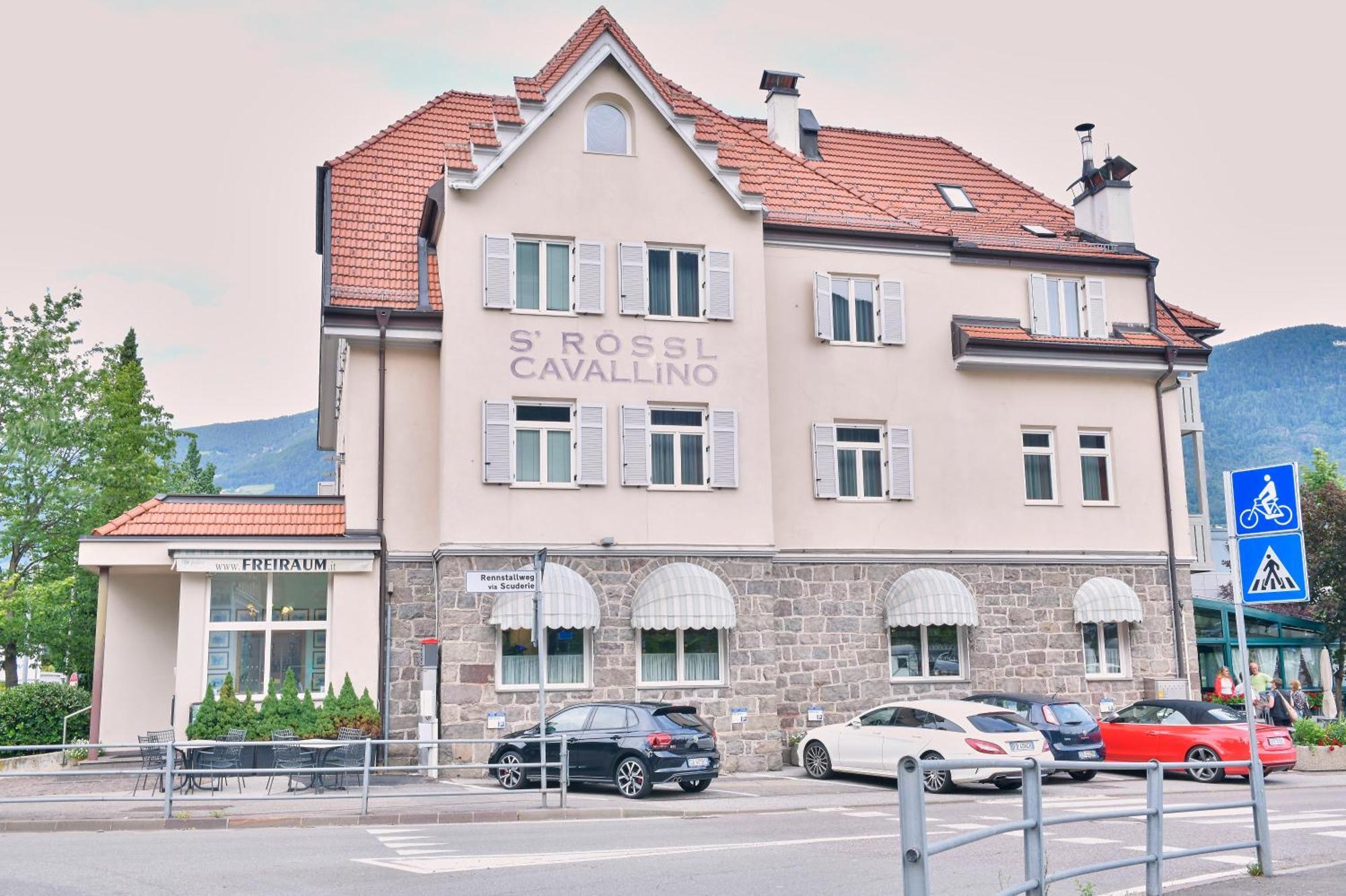 Albergo Cavallino S'Roessl Merano Exterior foto